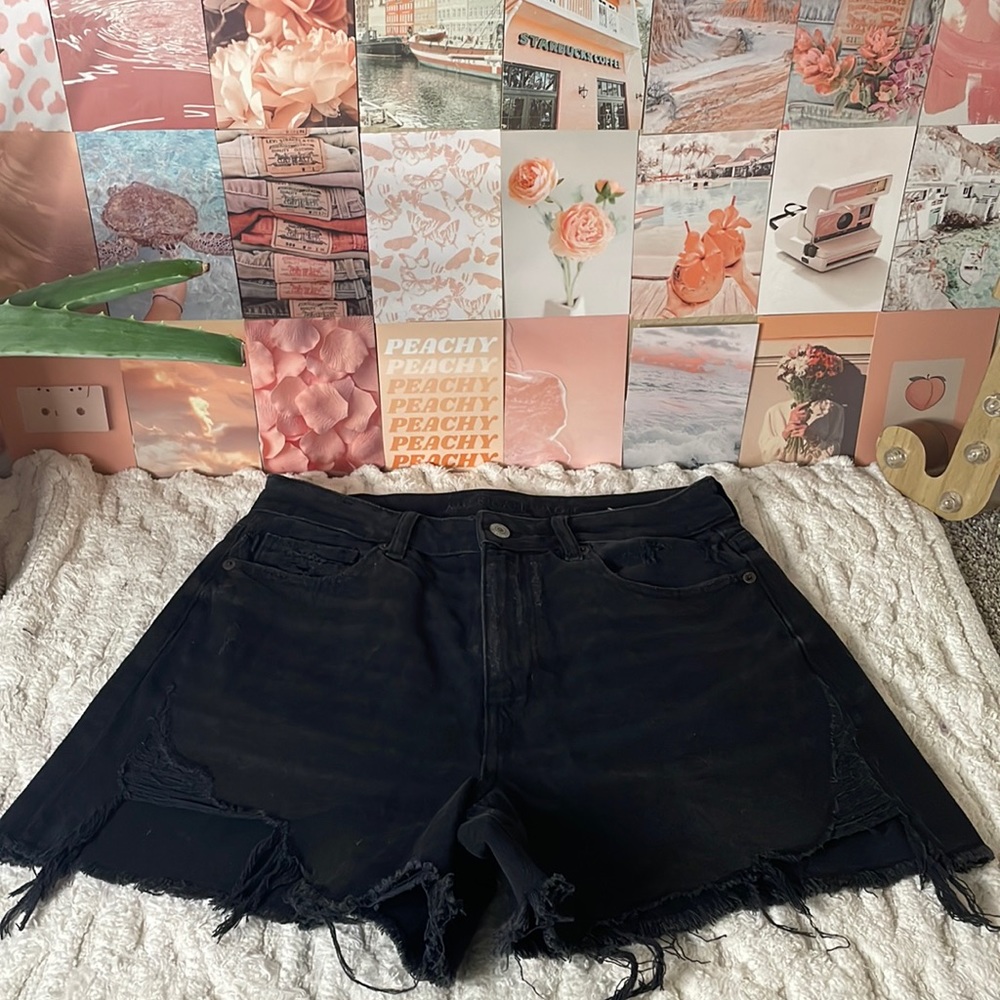 COPY - These super comfy, stretchy waistband, short are perfect for any occasio…